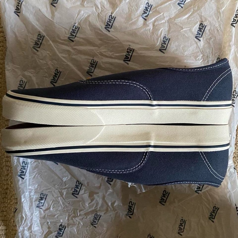 NWT Navy Blue Canvas Vans - Picture 4 of 7